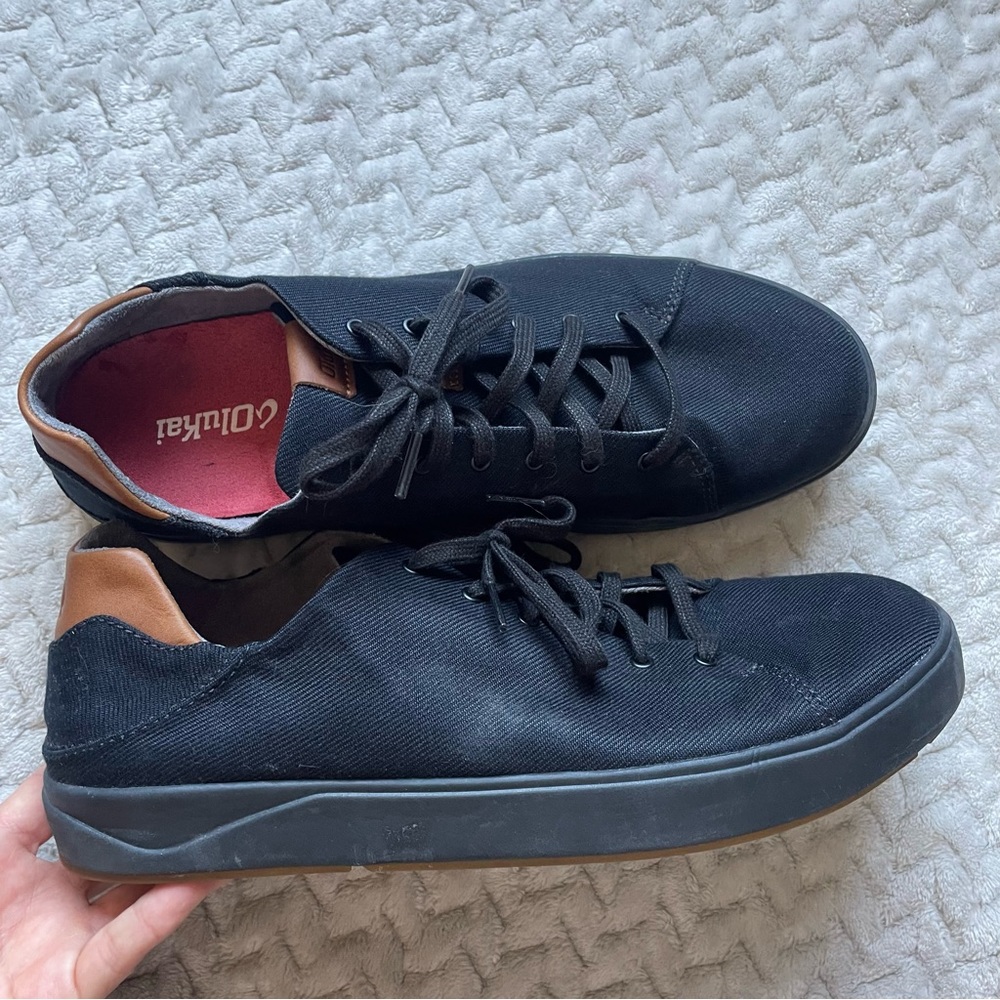 OluKai Men's Lae’Ahi Li Black Sneakers with Gum sole Accent